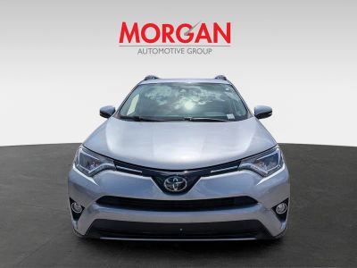 2017 Toyota RAV4 — photo 9 view