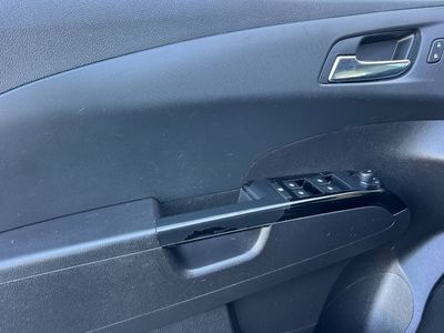 2015 Chevrolet Sonic - Photo 12