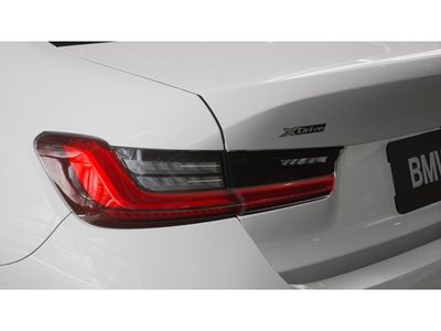 2026 BMW 3 Series - Photo 8