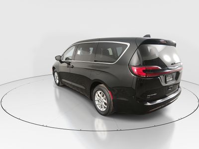 2024 Chrysler Pacifica — detail view