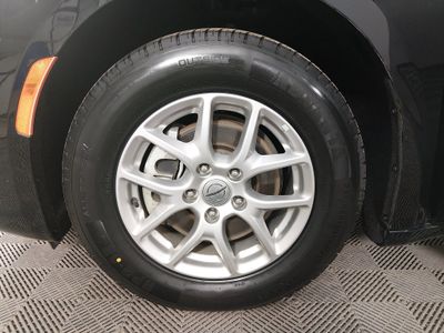 2024 Chrysler Pacifica — photo 10 view
