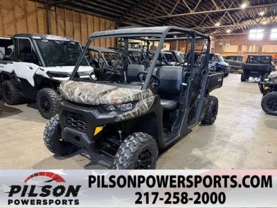 2026 Can-Am® Defender MAX HD7 — front three-quarter view