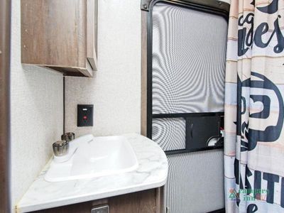 2021 Dutchmen RV Coleman — photo 18 view