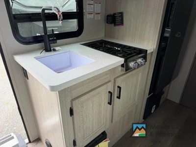 2026 Coachmen RV Catalina Summit Series 7 - Photo 8