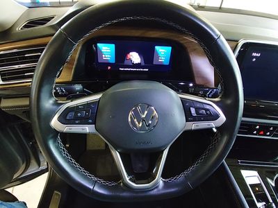 2025 Volkswagen Atlas — photo 12 view