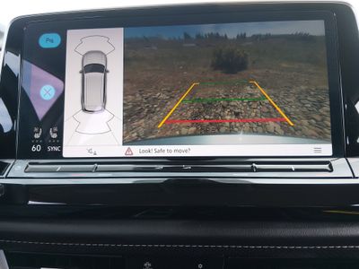 2025 Volkswagen Atlas — photo 16 view