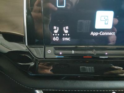 2025 Volkswagen Atlas — photo 18 view