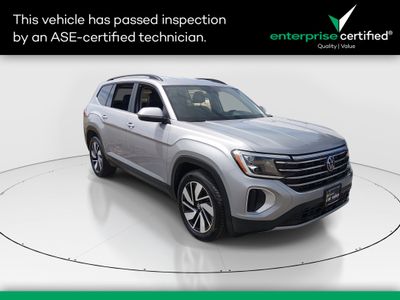 2025 Volkswagen Atlas 2.0T SE w/Technology 4MOTION — front three-quarter view