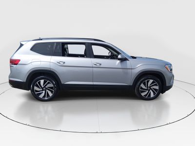 2025 Volkswagen Atlas — photo 8 view