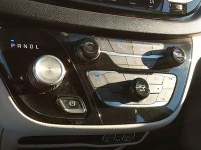 2021 Chrysler Pacifica - Photo 19