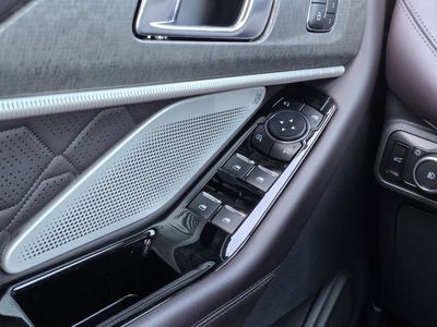 2025 Ford Explorer - Photo 16