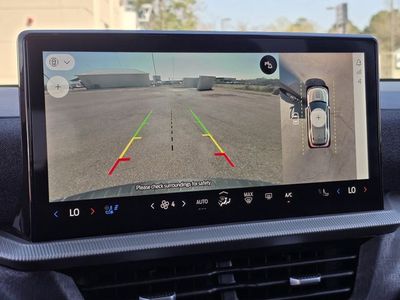2025 Ford Explorer - Photo 11