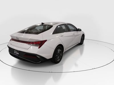 2024 Hyundai Elantra — photo 7 view