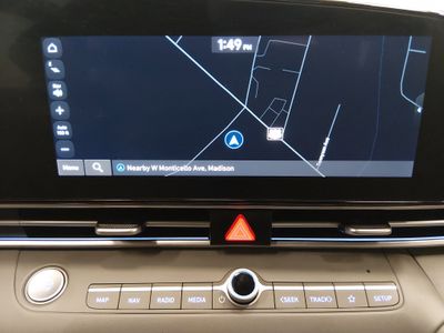 2024 Hyundai Elantra — photo 18 view