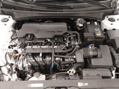 2024 Hyundai Elantra — photo 9 view