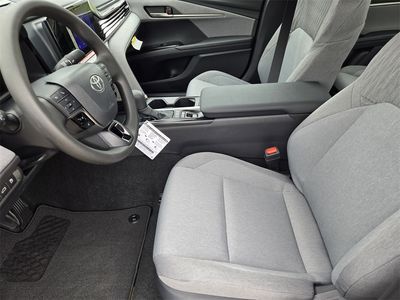 2026 Toyota Camry - Photo 8