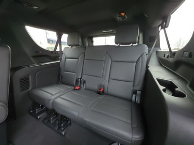 2024 Chevrolet Suburban - Photo 8