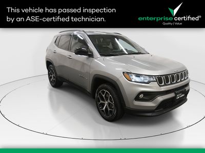 2024 Jeep Compass Latitude 4x4 — front three-quarter view