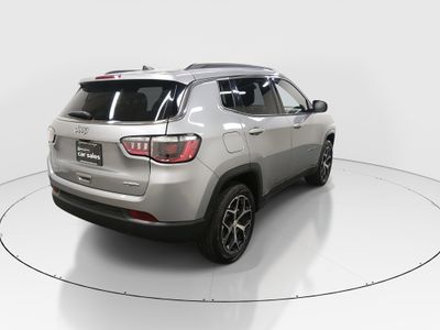 2024 Jeep Compass — photo 7 view
