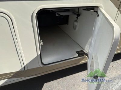 2016 Thor Motor Coach Palazzo - Photo 33