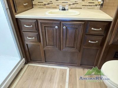 2016 Thor Motor Coach Palazzo - Photo 20