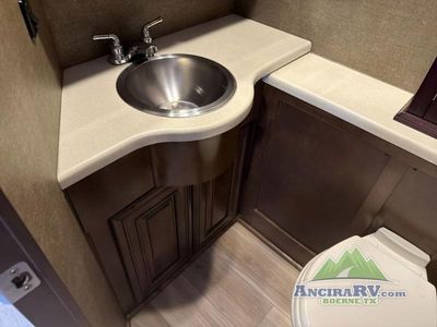 2016 Thor Motor Coach Palazzo - Photo 25