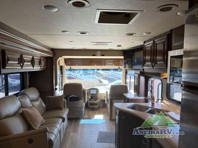 2016 Thor Motor Coach Palazzo - Photo 17
