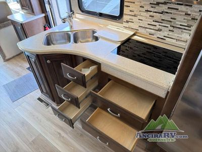 2016 Thor Motor Coach Palazzo - Photo 11