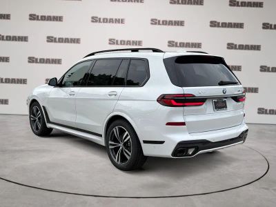 2027 BMW X7 — rear three-quarter view