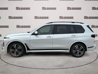 2027 BMW X7 — side profile view