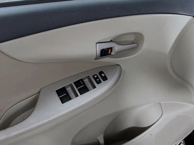 2011 Toyota Corolla — photo 14 view