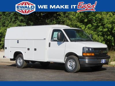 2025 Chevrolet Express 3500 KNAPHEIDE 56" ULTRA-LOW KUV129SU Cutaway in Summit White — front three-quarter view