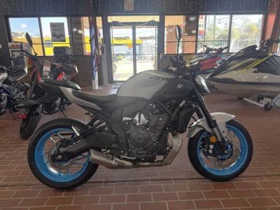 2026 Yamaha MT-07 — front three-quarter view