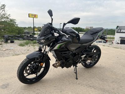 2025 Kawasaki Z500 ABS - Photo 2