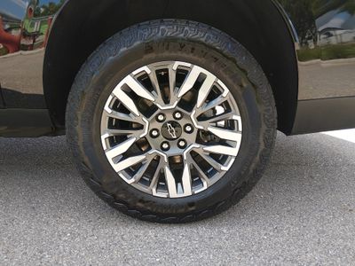 2025 Chevrolet Suburban - Photo 10