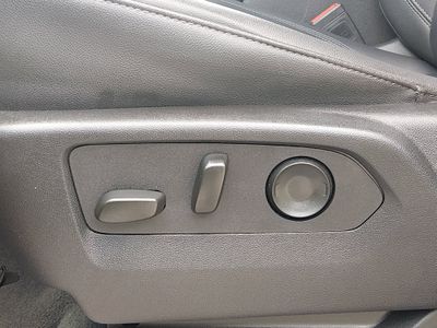 2025 Chevrolet Suburban - Photo 19
