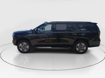 2025 Chevrolet Suburban - Photo 4