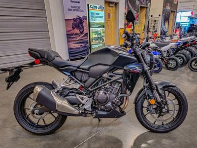 2025 Honda CB300R - Photo 3