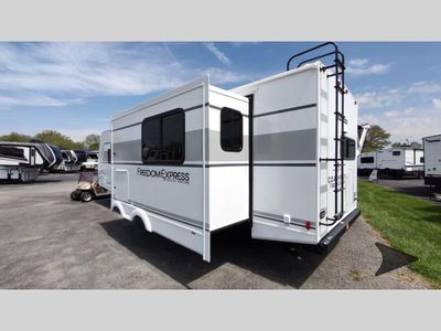 2025 Coachmen RV Freedom Express Ultra Lite - Photo 10