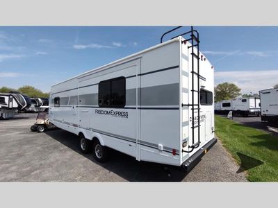 2025 Coachmen RV Freedom Express Ultra Lite - Photo 7
