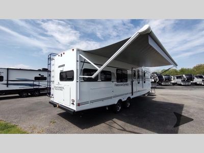 2025 Coachmen RV Freedom Express Ultra Lite - Photo 8