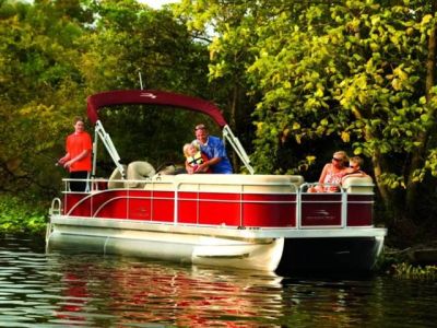 2015 Bennington 22 SSX — front three-quarter view