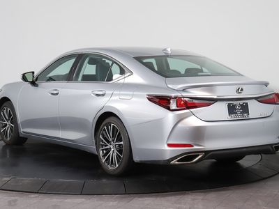 2023 Lexus ES - Photo 3