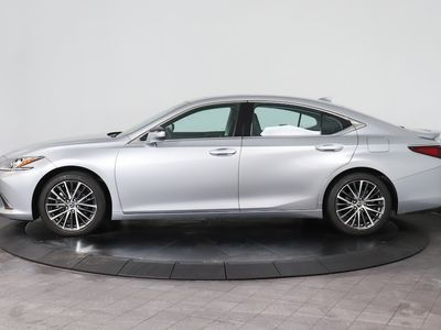 2023 Lexus ES - Photo 2
