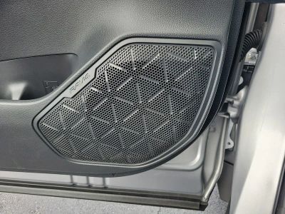 2019 Toyota RAV4 — photo 18 view