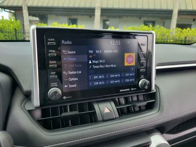 2019 Toyota RAV4 — photo 20 view