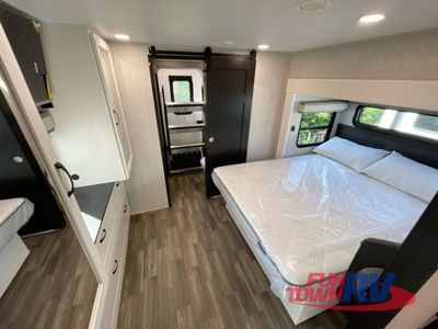2025 Jayco North Point - Photo 22