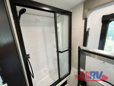 2025 Jayco North Point - Photo 25