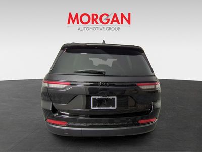 2025 Jeep Grand Cherokee — engine compartment view