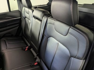 2025 Jeep Grand Cherokee — photo 15 view